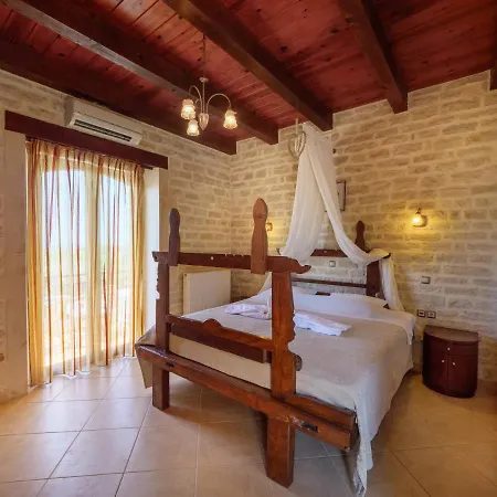 Family-friendly Erofili With Pool, Childrens Area & Bbq!